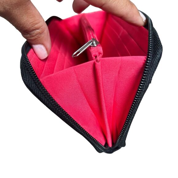 Travelon Black Nylon Anti Theft Accordion Wallet RFID Blocking - Picture 11 of 11